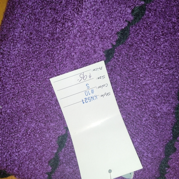 2 women's sweaters Small - Picture 7 of 7